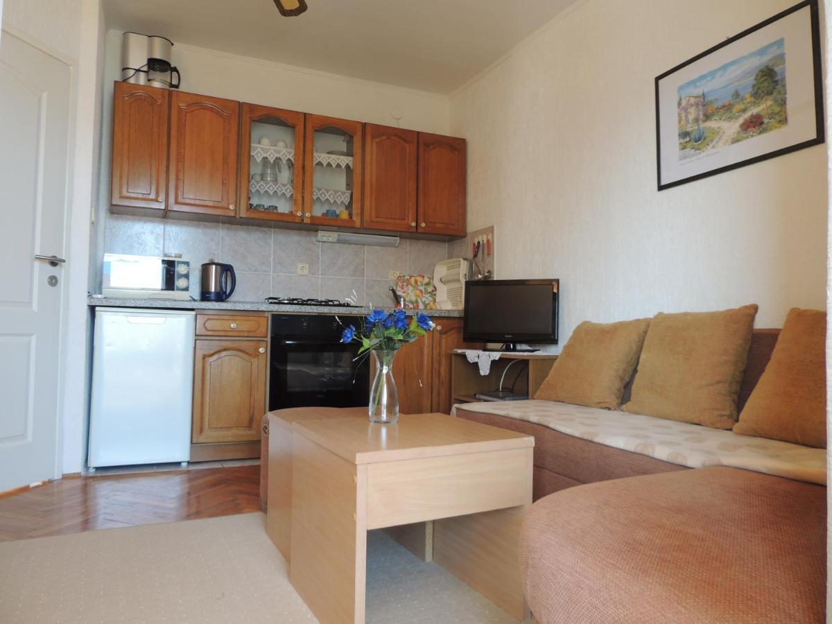 Apartman Husic Pag Town Exterior photo