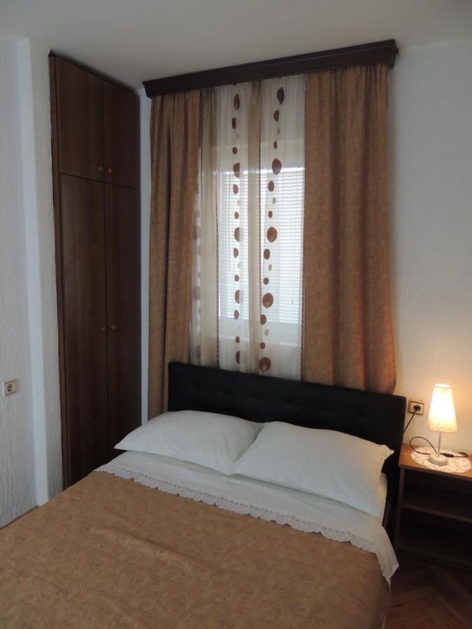 Apartman Husic Pag Town Exterior photo