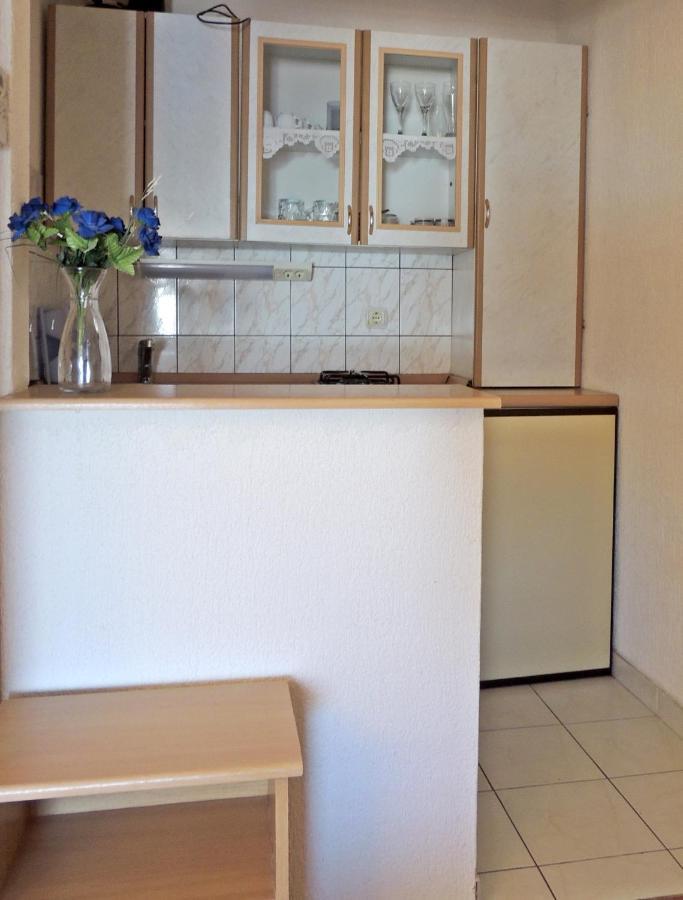 Apartman Husic Pag Town Exterior photo