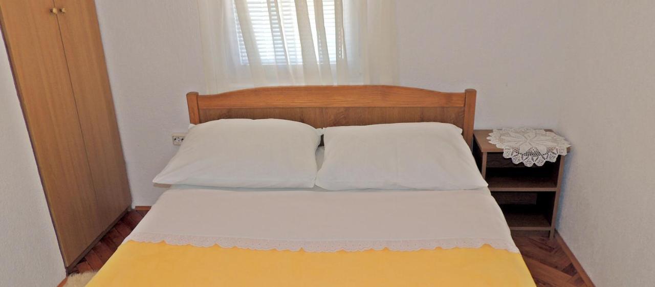 Apartman Husic Pag Town Exterior photo
