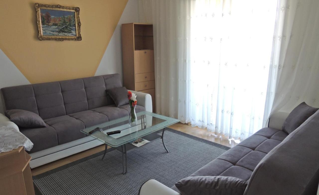Apartman Husic Pag Town Exterior photo