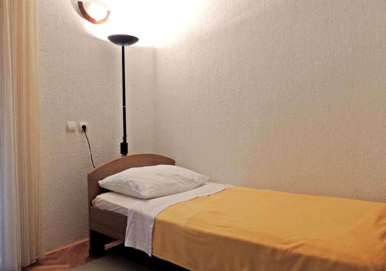 Apartman Husic Pag Town Exterior photo