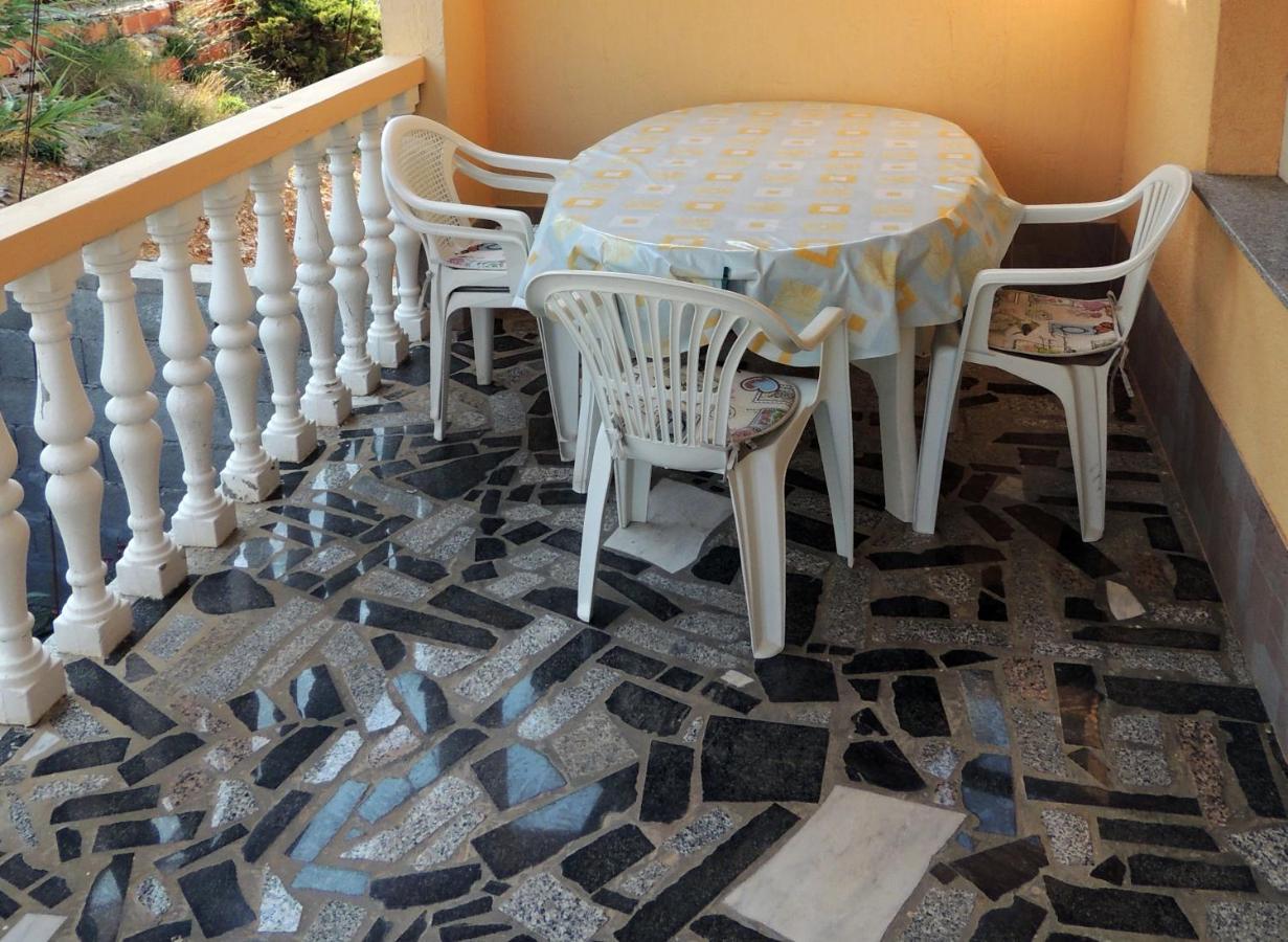 Apartman Husic Pag Town Exterior photo