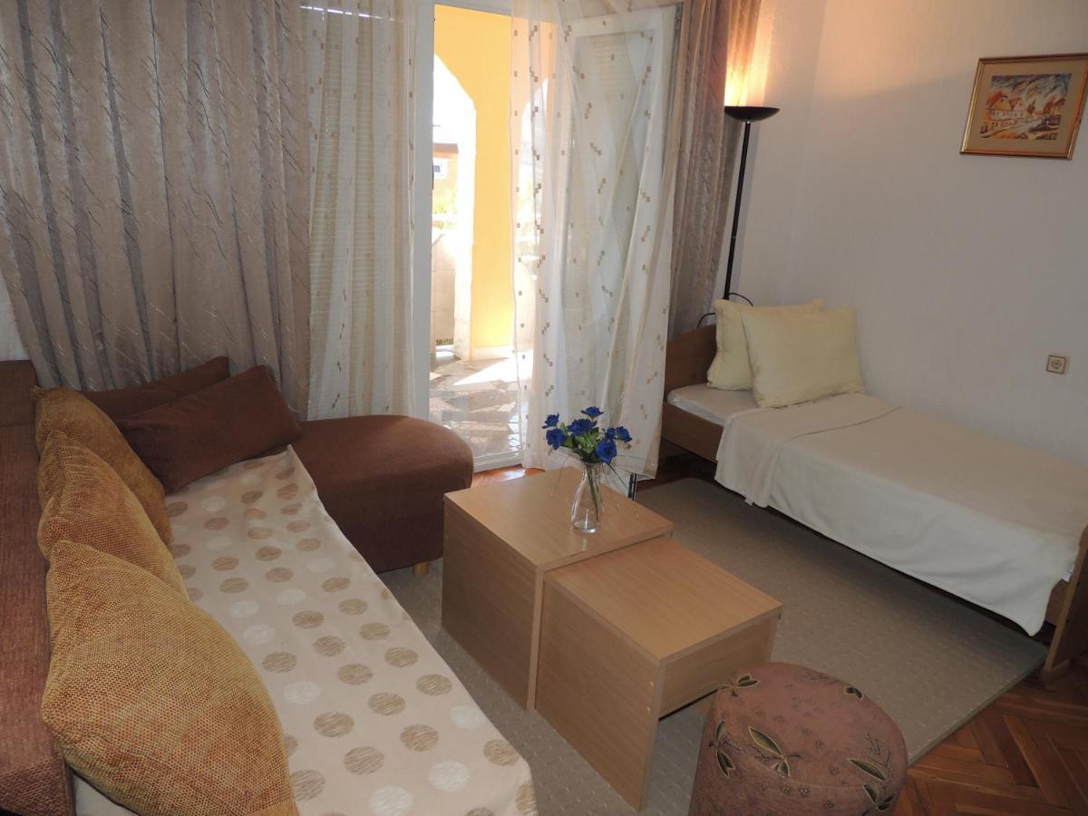 Apartman Husic Pag Town Exterior photo